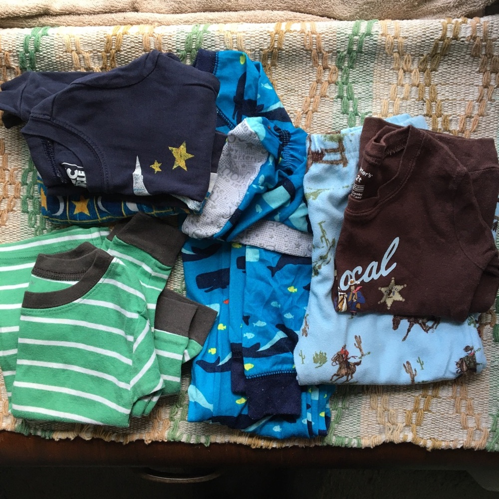 Winter pajama bundle size 2
